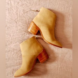 NISOLO Dara Suede Ankle Boots